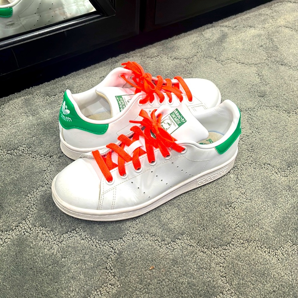 Stan Smith Adidas 4US, gently used, gray condition